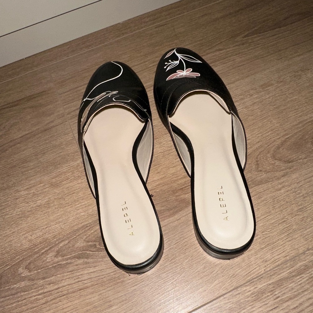 Alapel Black Women's hand painted floral mules size 9 - Picture 3 of 5